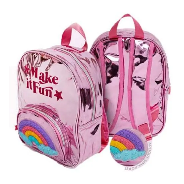 Mochila de 12" de espalda metalizada con bordado y aplique simil pop it.