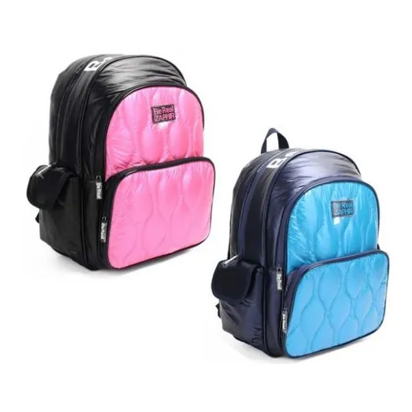 Mochila de 18" de espalda con el frente matelaseado y estampa be real.